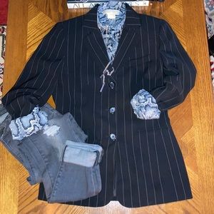 SOLD 🎉HP 🎉Kasper Three Button Black striped jacket.
